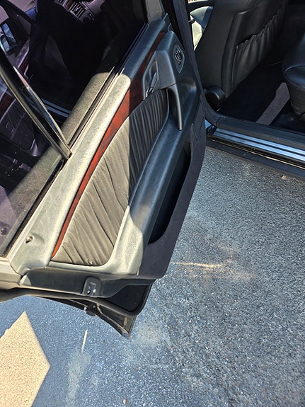 Mercedes-Benz 210 12 of 30