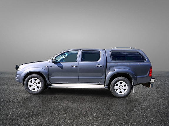 Toyota HiLux 7 of 30