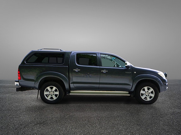 Toyota HiLux 11 of 30