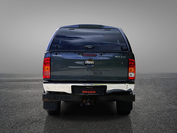 Toyota HiLux 9 of 30