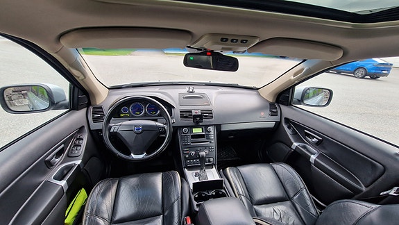 Volvo XC90 17 of 28