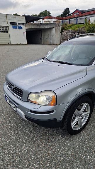 Volvo XC90 25 of 28