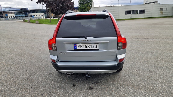 Volvo XC90 8 of 28