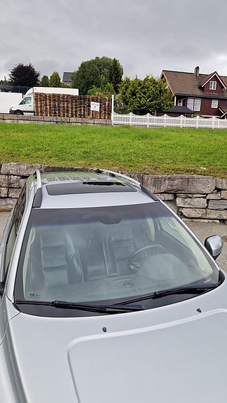 Volvo XC90 10 of 28