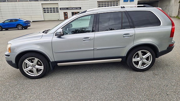 Volvo XC90 6 of 28
