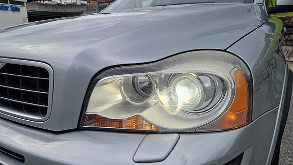 Volvo XC90 24 of 28