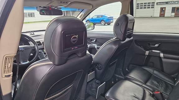 Volvo XC90 12 of 28