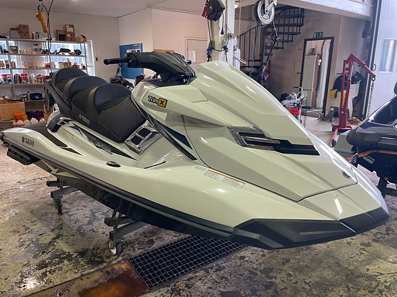 2015 YAMAHA FX CRUISER SVHO - RIVA STAGE 2 3 of 8
