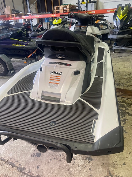2015 YAMAHA FX CRUISER SVHO - RIVA STAGE 2 2 of 8
