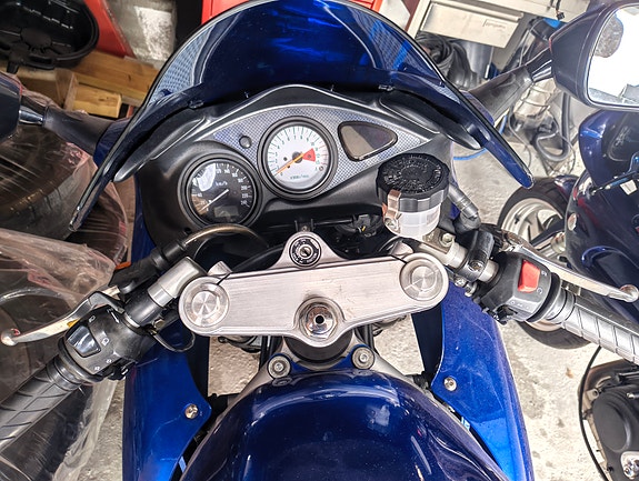Suzuki SV 650 S 2 of 15