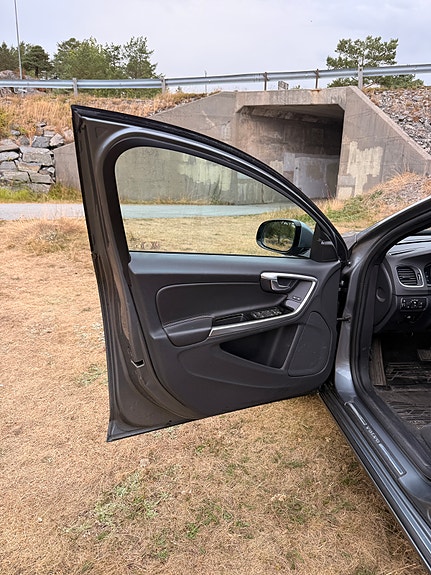 Volvo V60 6 of 30