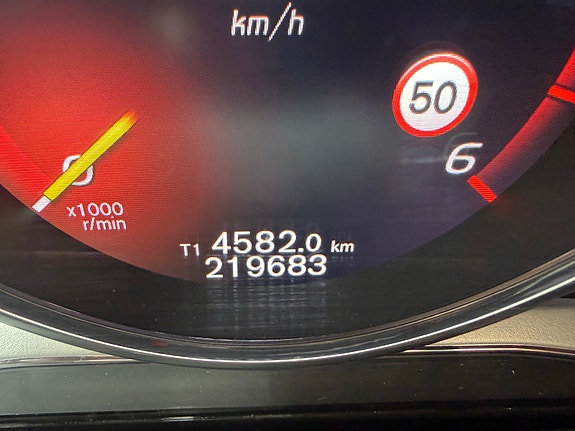 Volvo V60 11 of 30