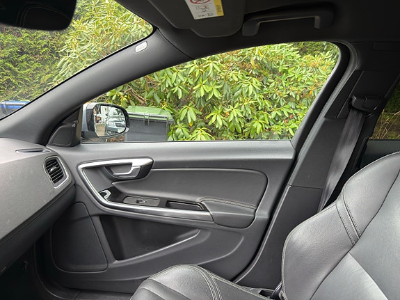 Volvo V60 19 of 30