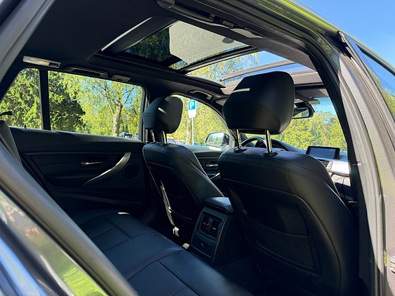 BMW 320i 6 of 15