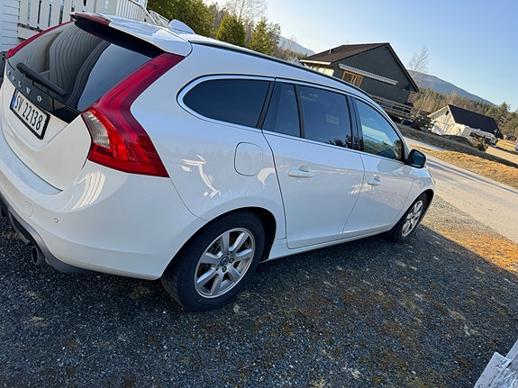 Volvo V60 4 of 15