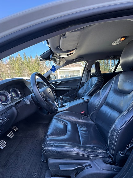 Volvo V60 13 of 15