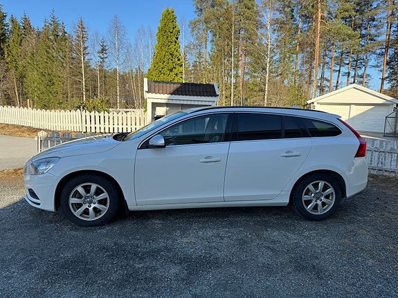 Volvo V60 7 of 15