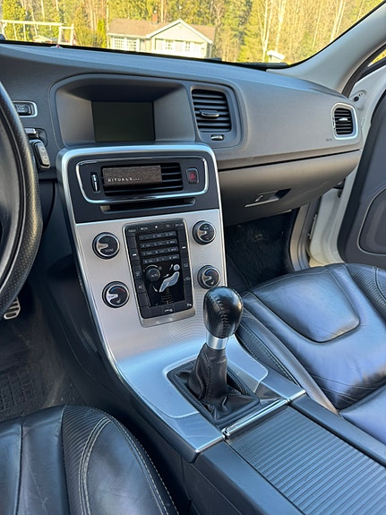 Volvo V60 11 of 15