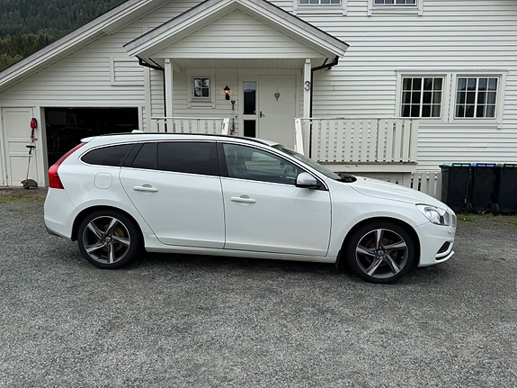 Volvo V60 8 of 15