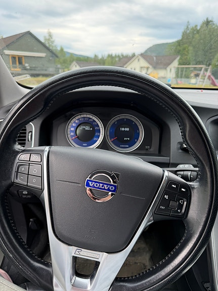 Volvo V60 9 of 15