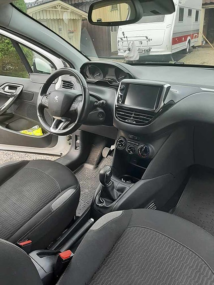 Peugeot 208 6 of 11