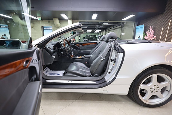 Mercedes-Benz SL500 24 of 30