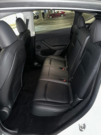 Tesla Model Y 12 of 18