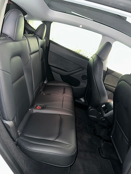 Tesla Model Y 11 of 18