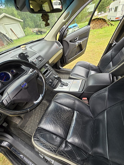 Volvo XC90 7 of 15