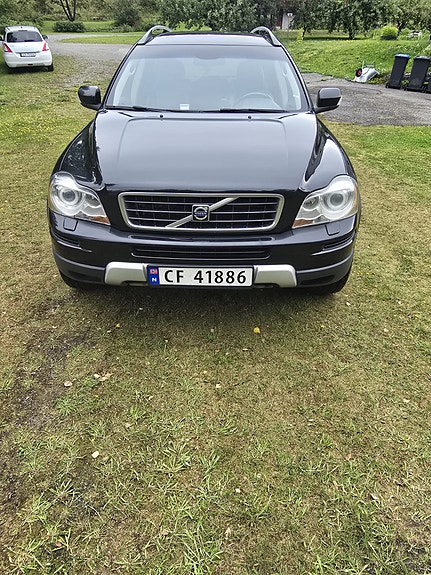 Volvo XC90 3 of 15