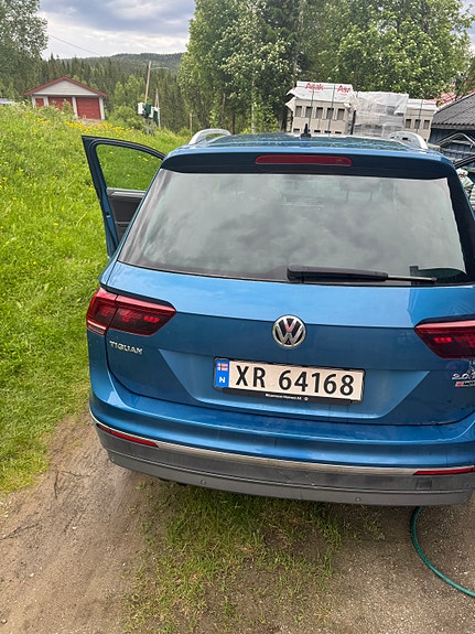Volkswagen Tiguan 5 of 17