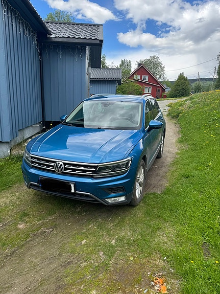 Volkswagen Tiguan 2 of 17