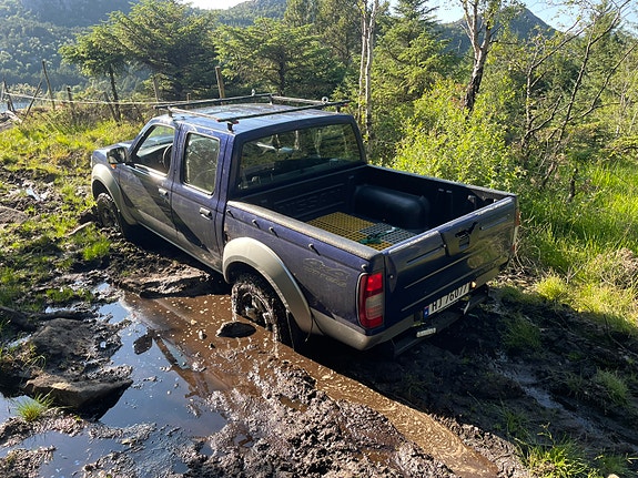 Nissan King Cab 2 of 26