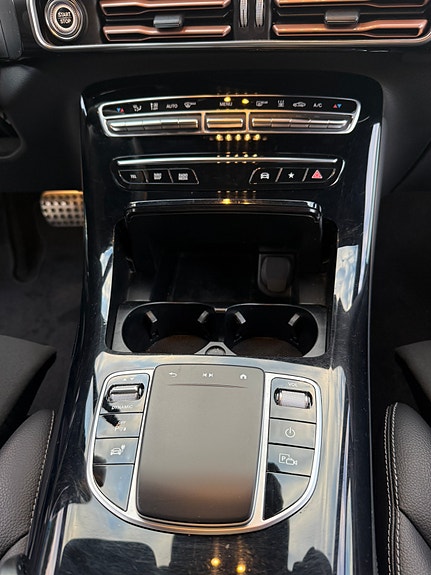 Mercedes-Benz EQC400 10 of 27