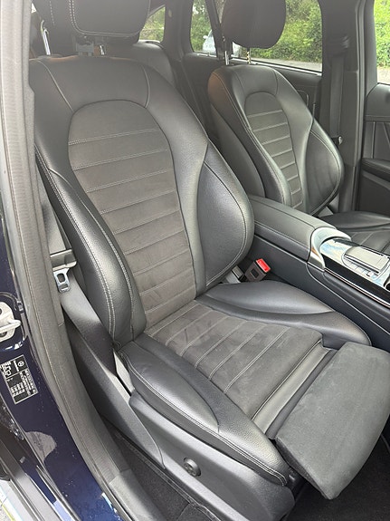 Mercedes-Benz EQC400 7 of 27