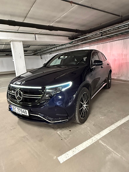 Mercedes-Benz EQC400 2 of 27