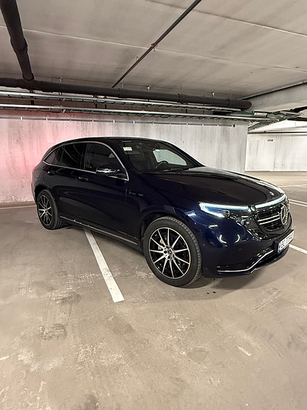 Mercedes-Benz EQC400 4 of 27