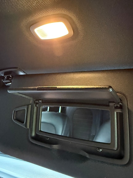 Mercedes-Benz EQC400 12 of 27