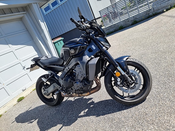 Yamaha MT-09 11 of 12