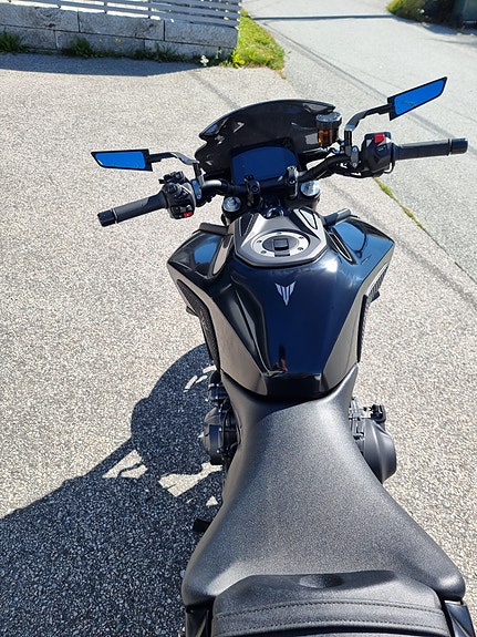 Yamaha MT-09 6 of 12