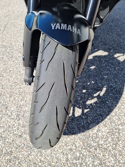 Yamaha MT-09 9 of 12