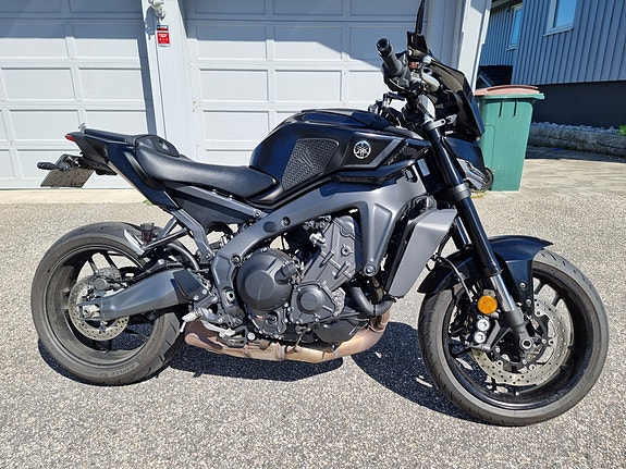 Yamaha MT-09 3 of 12