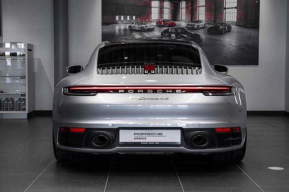 Porsche 911 4 of 30