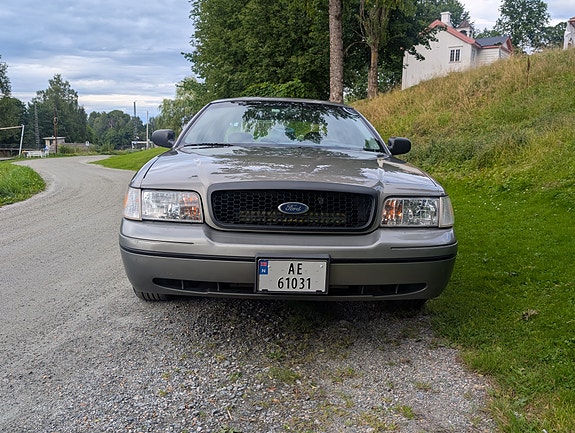 Ford Crown Victoria 6 of 25