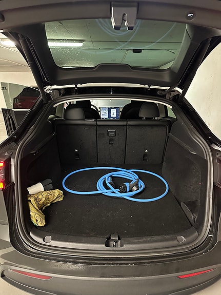 Tesla Model Y 6 of 7