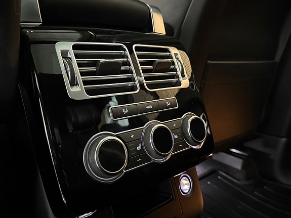 Land Rover Range Rover 19 of 30