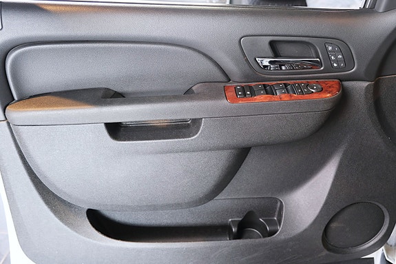 Chevrolet Tahoe 21 of 30