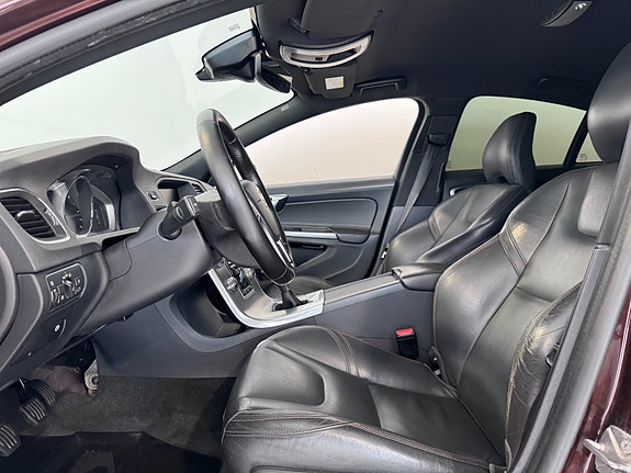 Volvo S60 Cross Country 13 of 30