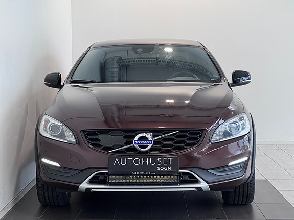 Volvo S60 Cross Country 3 of 30