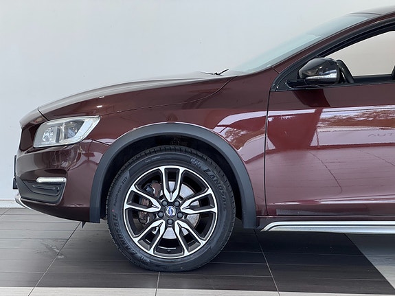 Volvo S60 Cross Country 5 of 30